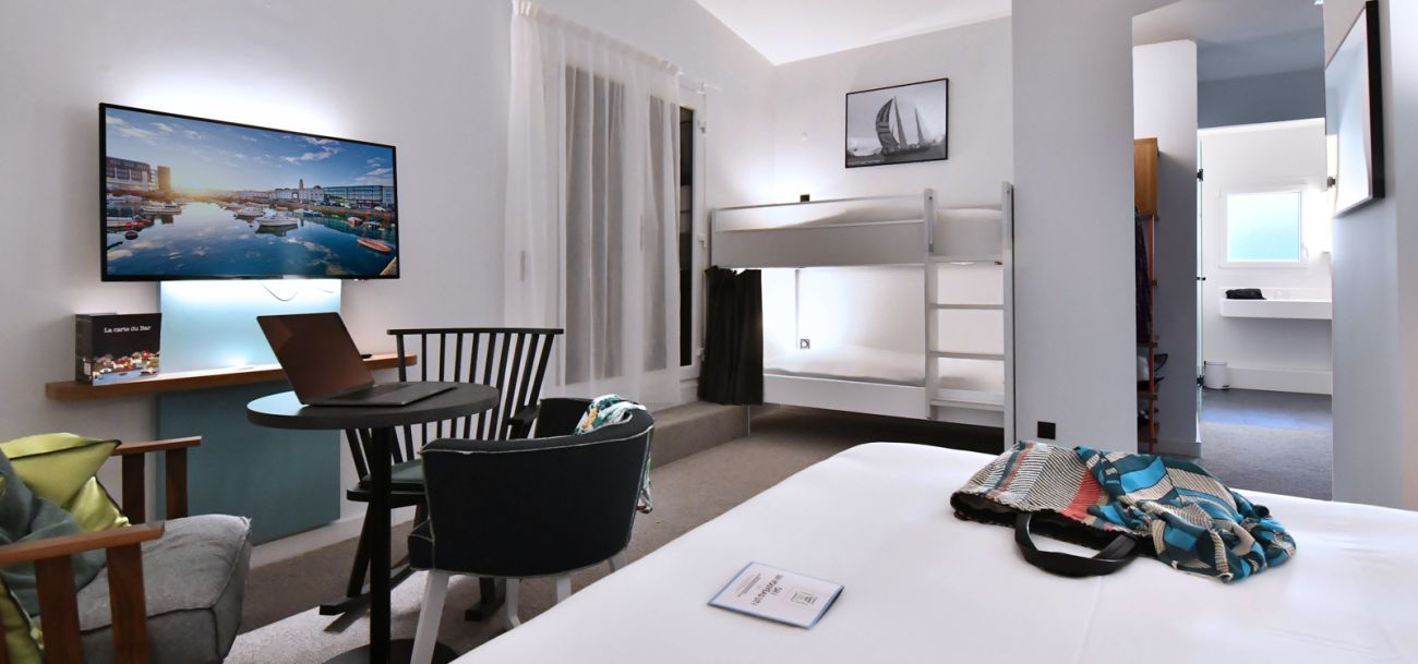 Junior Suite avec 1 lit double, 2 lits simples superposés avec terrasse