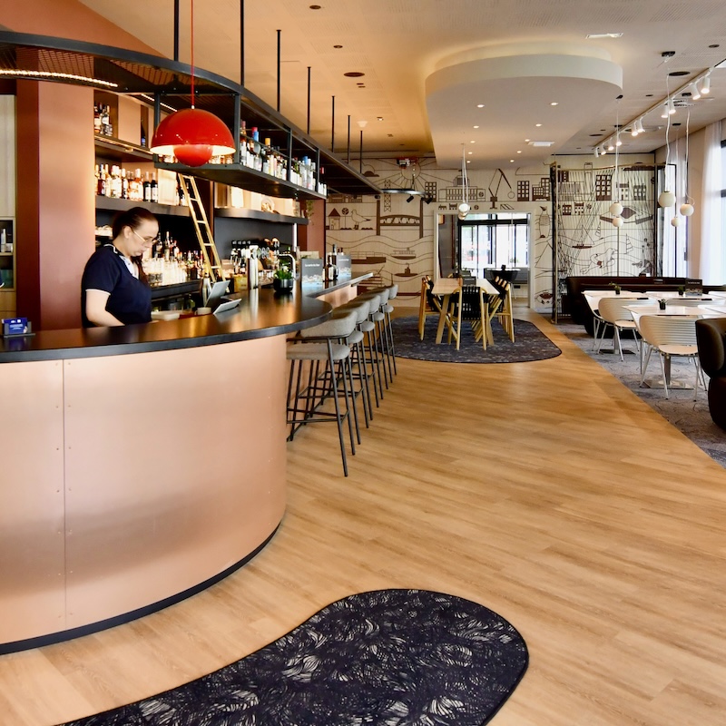 Accueil du bar de l'hôtel