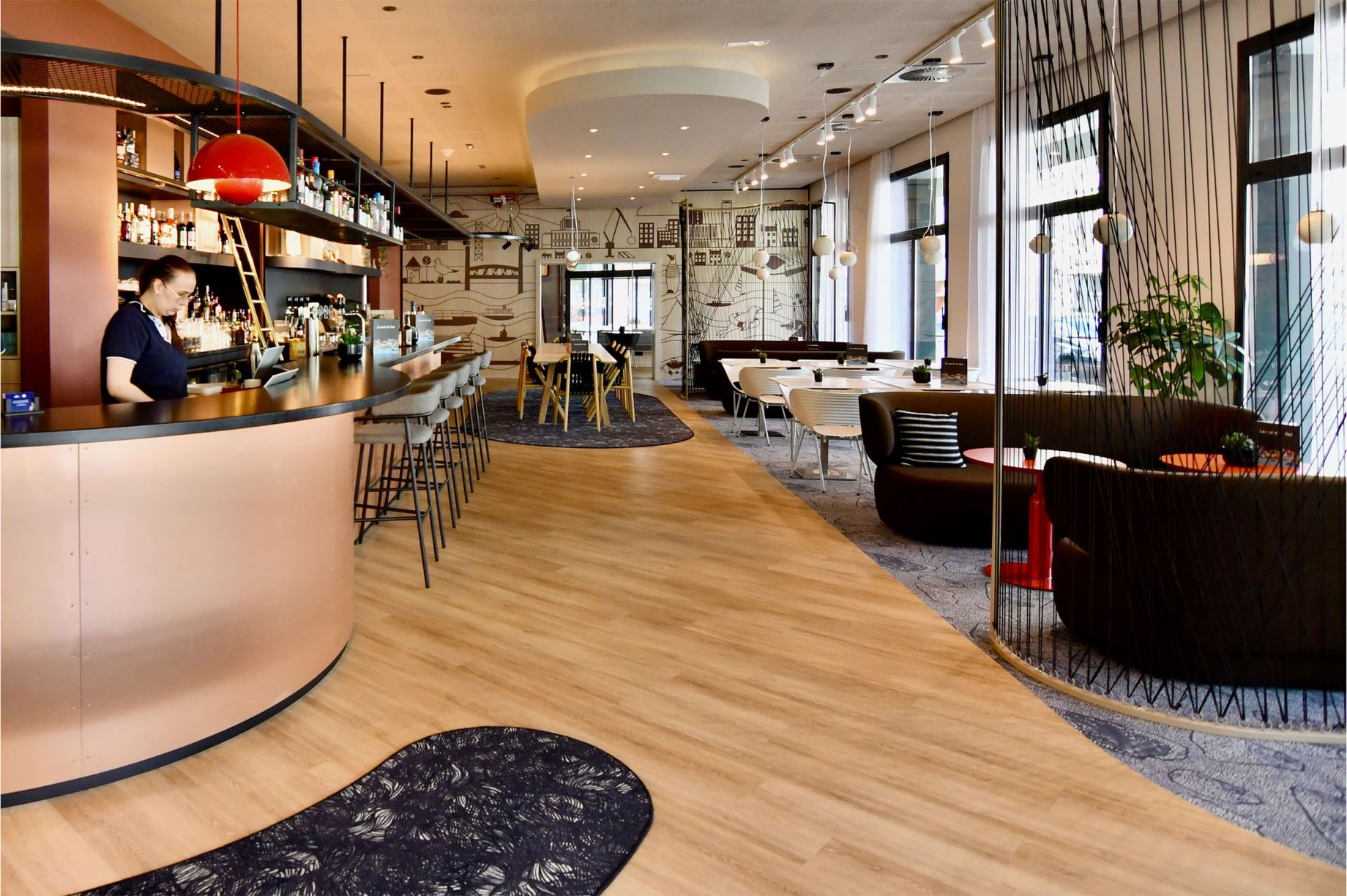 Accueil du bar de l'h&ocirc;tel